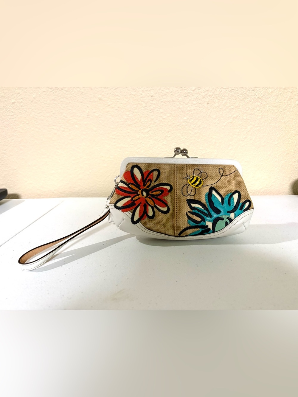 Coach Floral Kiss-Lock Wristlet Bumble Bee White Leather Dog Leash Clip